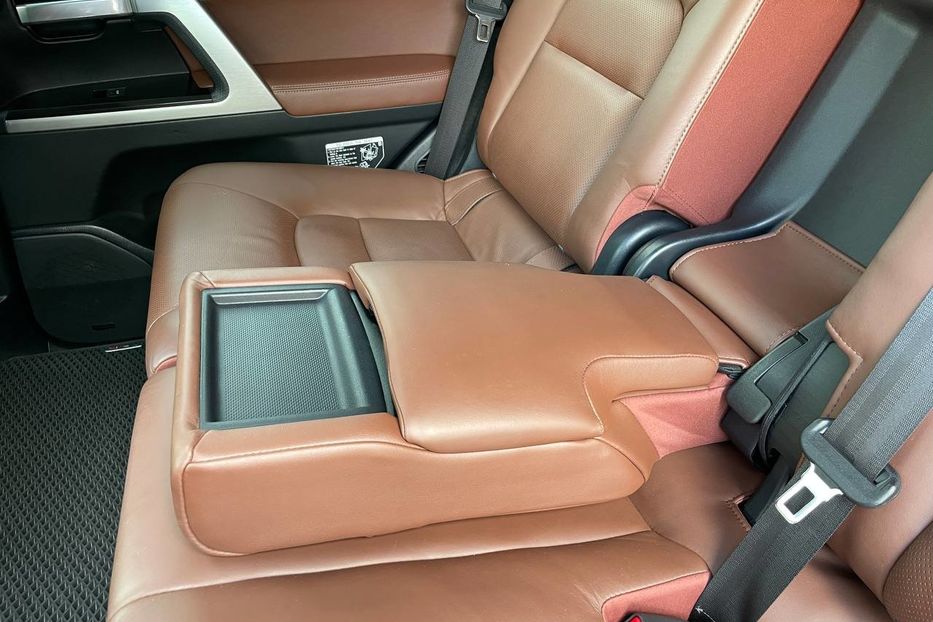 Продам Toyota Land Cruiser 200 2017 года в Киеве