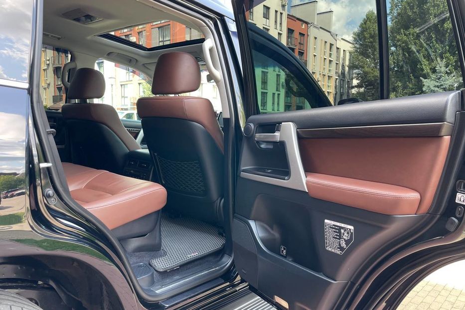 Продам Toyota Land Cruiser 200 2017 года в Киеве