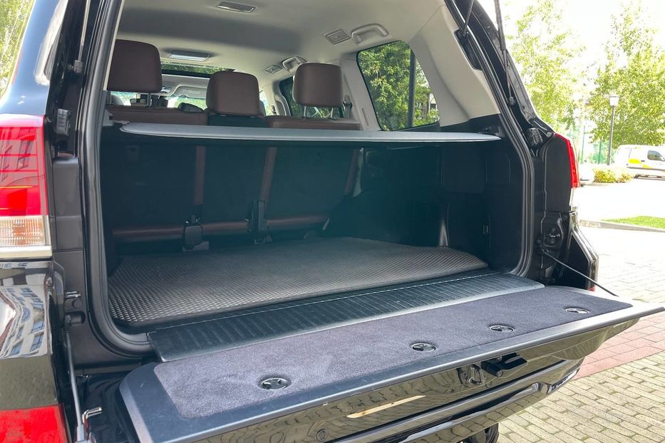 Продам Toyota Land Cruiser 200 2017 года в Киеве