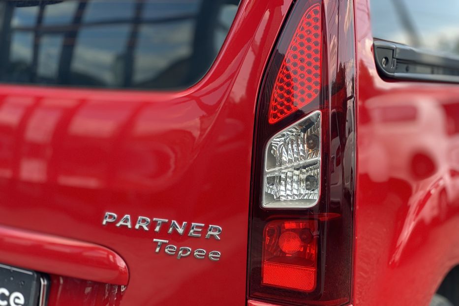 Продам Peugeot Partner пасс. 2014 года в Луцке