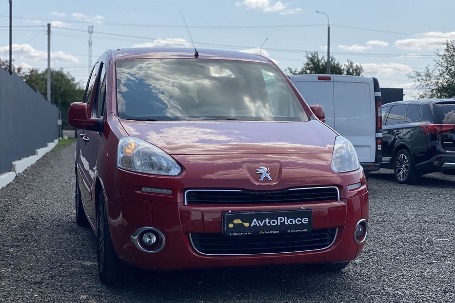 Продам Peugeot Partner пасс. 2014 года в Луцке