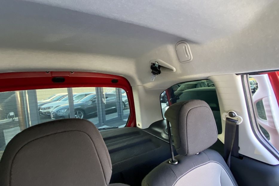 Продам Peugeot Partner пасс. 2014 года в Луцке