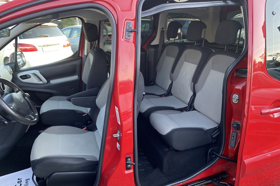 Продам Peugeot Partner пасс. 2014 года в Луцке