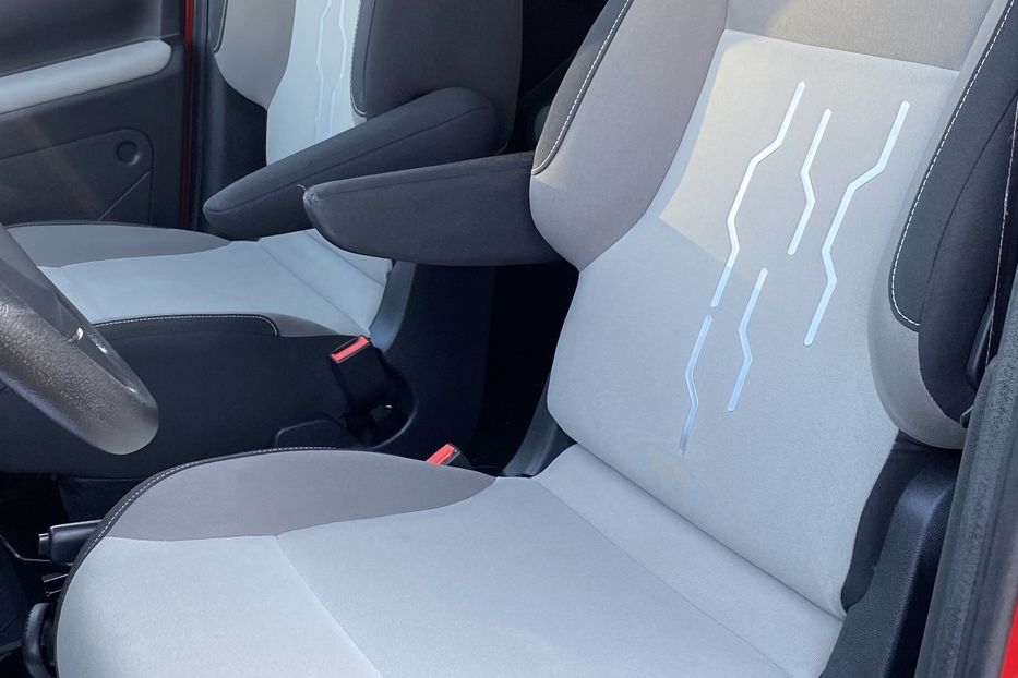 Продам Peugeot Partner пасс. 2014 года в Луцке