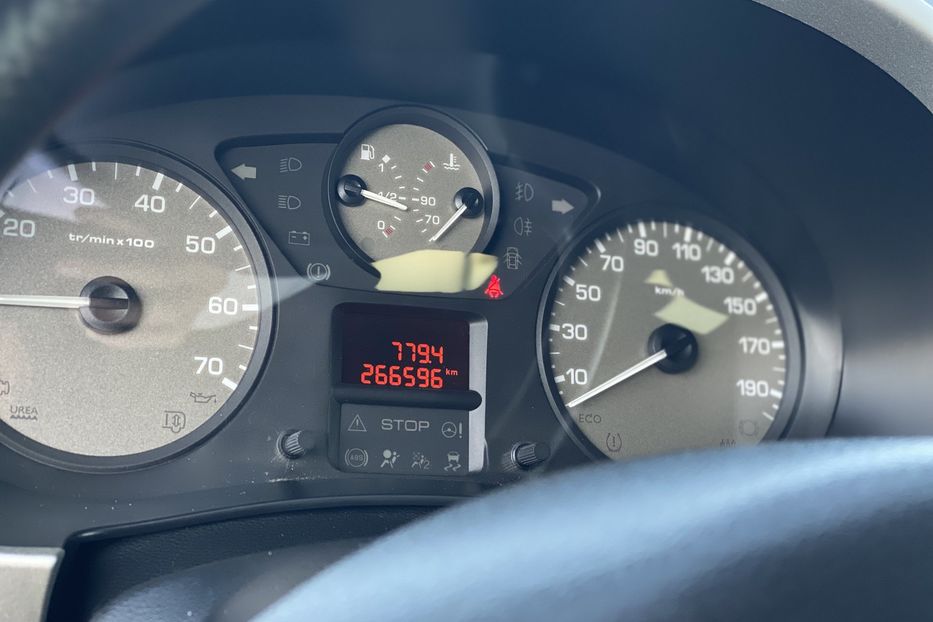 Продам Peugeot Partner пасс. 2014 года в Луцке