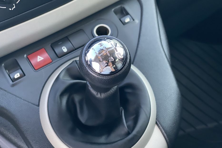 Продам Peugeot Partner пасс. 2014 года в Луцке