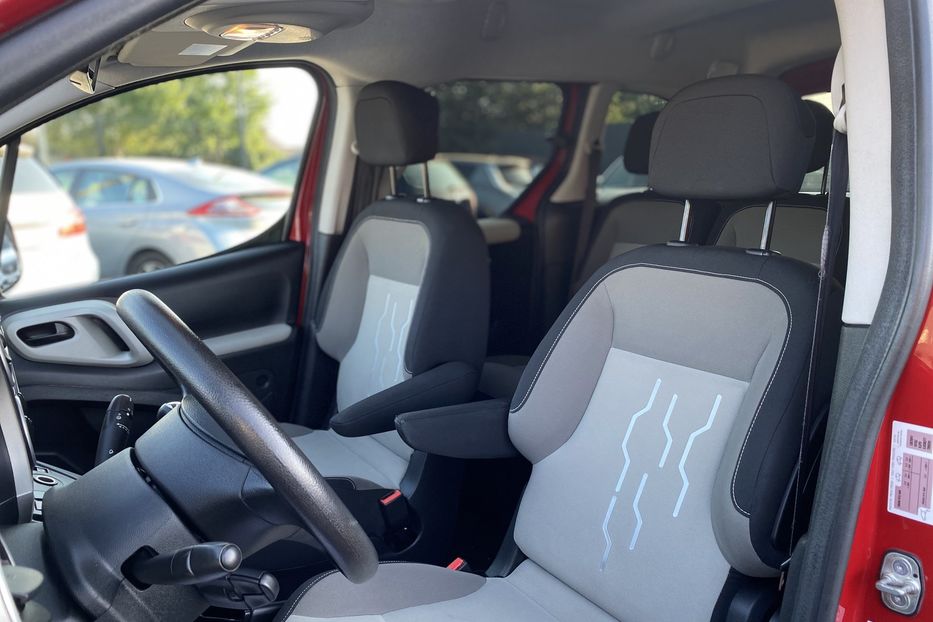Продам Peugeot Partner пасс. 2014 года в Луцке