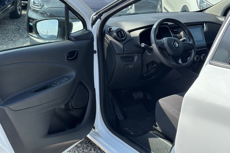 Продам Renault Zoe 51квт 2020 года в Львове
