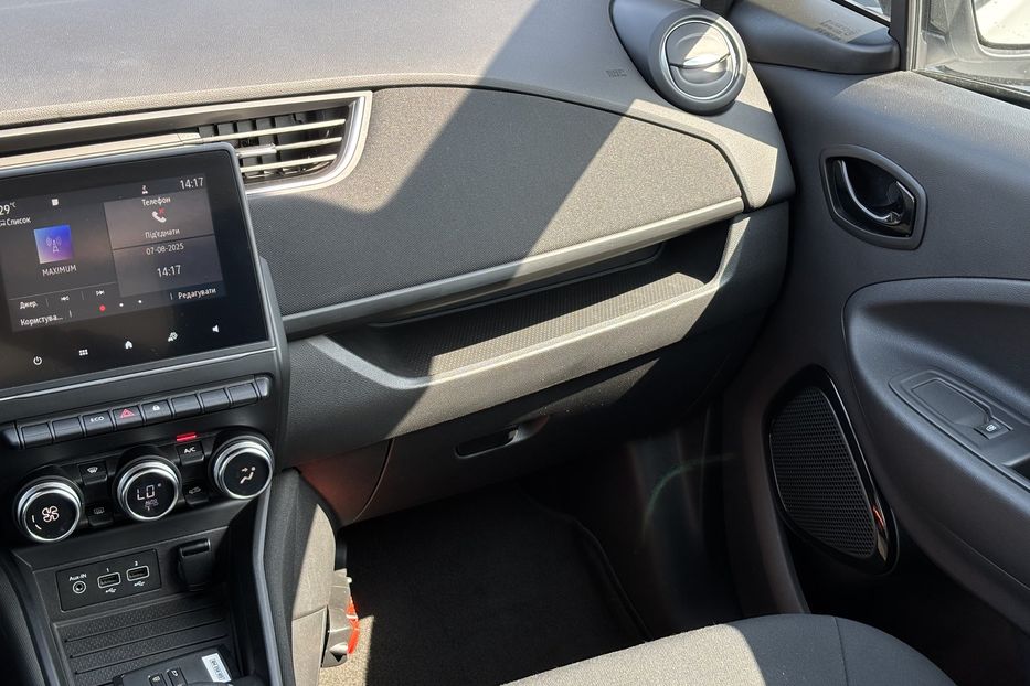 Продам Renault Zoe 51квт 2020 года в Львове