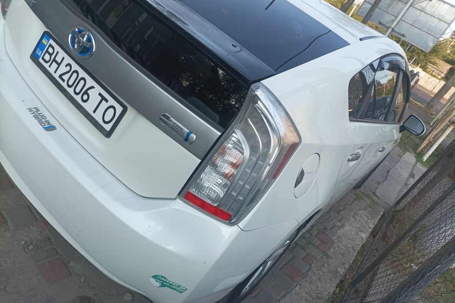 Продам Toyota Prius плагин 2014 года в Одессе