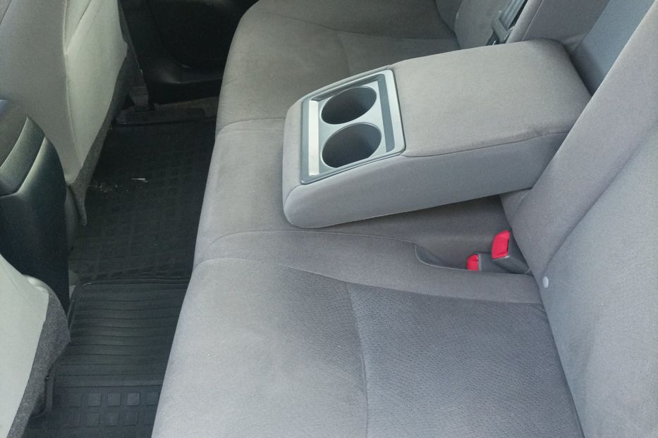 Продам Toyota Prius плагин 2014 года в Одессе