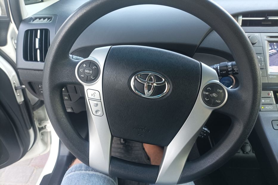 Продам Toyota Prius плагин 2014 года в Одессе
