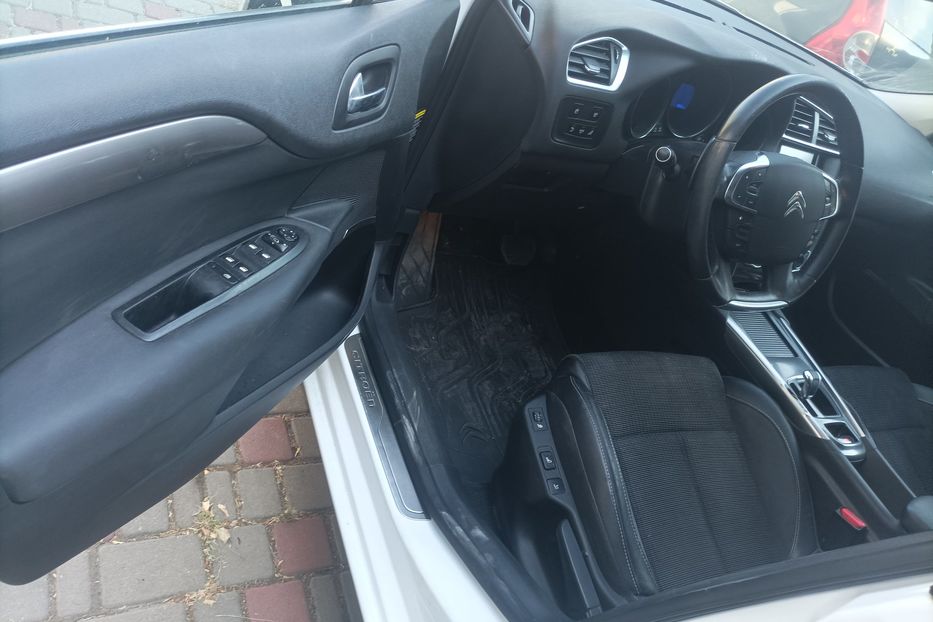 Продам Citroen C4 офицал 2012 года в Одессе
