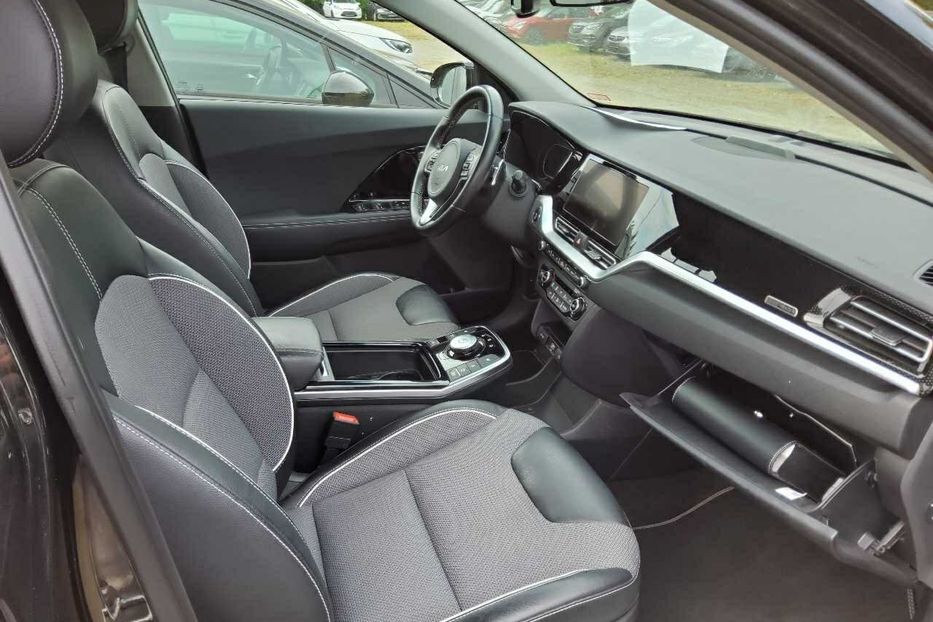 Продам Kia Niro 64kw авто в дорозі 2021 года в Львове