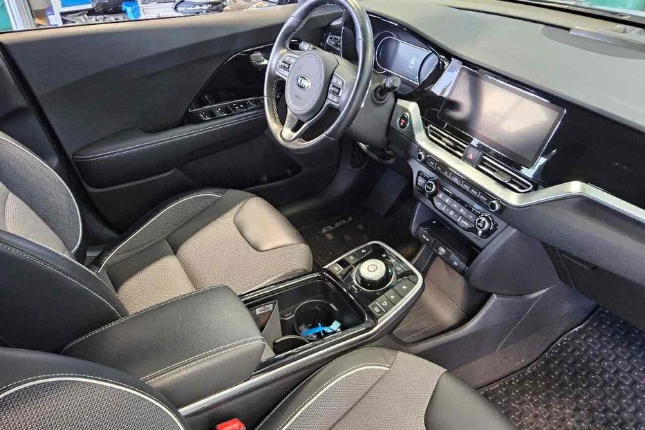 Продам Kia Niro 64kw авто в дорозі 2021 года в Львове