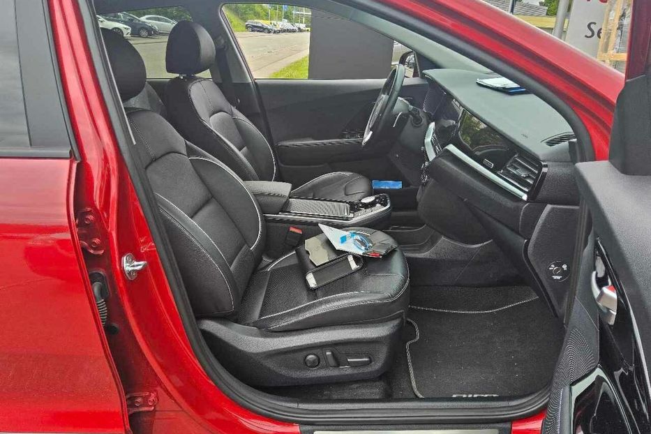 Продам Kia Niro 64квт авто в дорозі 2021 года в Львове