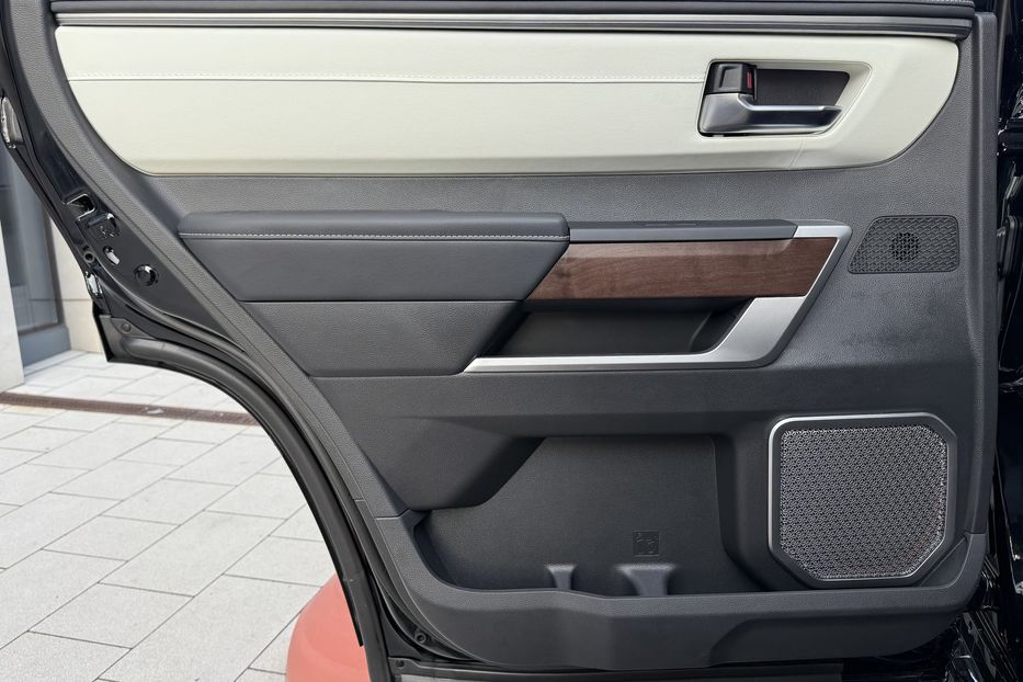 Продам Toyota Sequoia i-FORCE MAX ECT-i 2025 года в Киеве