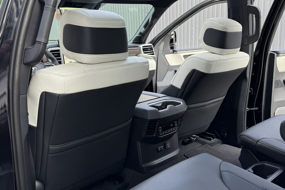 Продам Toyota Sequoia i-FORCE MAX ECT-i 2025 года в Киеве