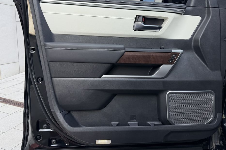 Продам Toyota Sequoia i-FORCE MAX ECT-i 2025 года в Киеве