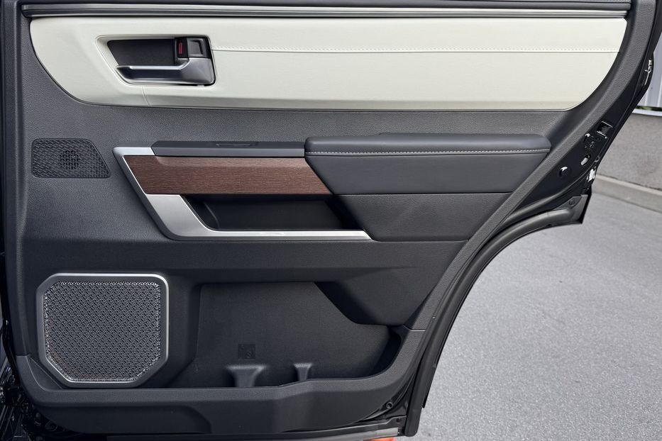 Продам Toyota Sequoia i-FORCE MAX ECT-i 2025 года в Киеве