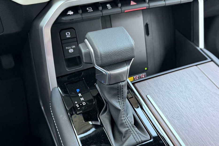 Продам Toyota Sequoia i-FORCE MAX ECT-i 2025 года в Киеве