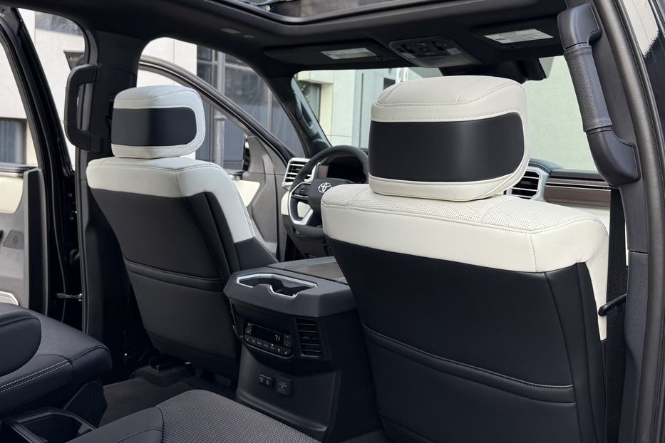 Продам Toyota Sequoia i-FORCE MAX ECT-i 2025 года в Киеве