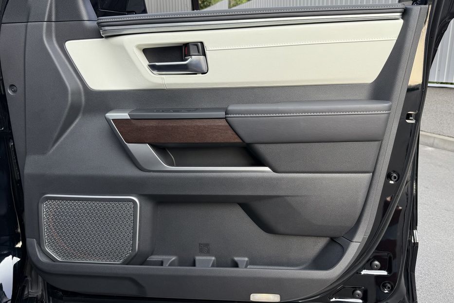 Продам Toyota Sequoia i-FORCE MAX ECT-i 2025 года в Киеве