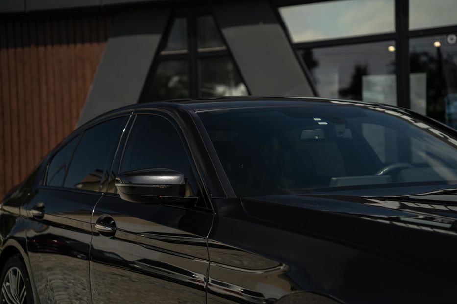 Продам BMW 530 XI 2018 года в Черновцах
