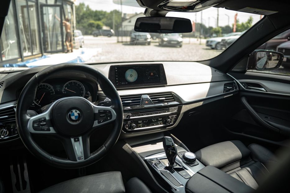 Продам BMW 530 XI 2018 года в Черновцах