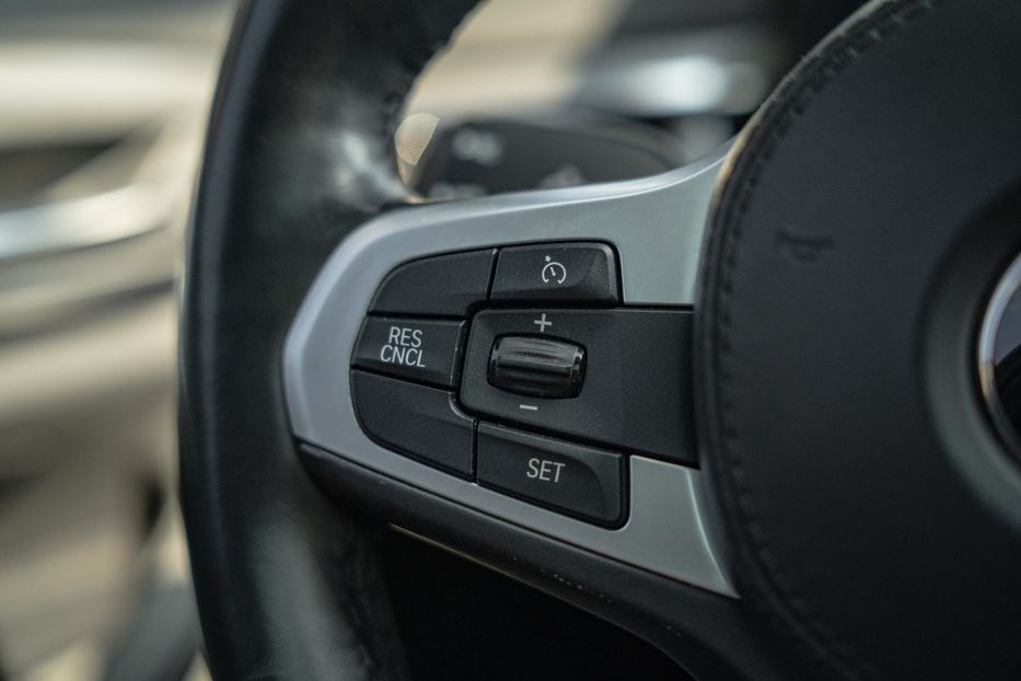 Продам BMW 530 XI 2018 года в Черновцах