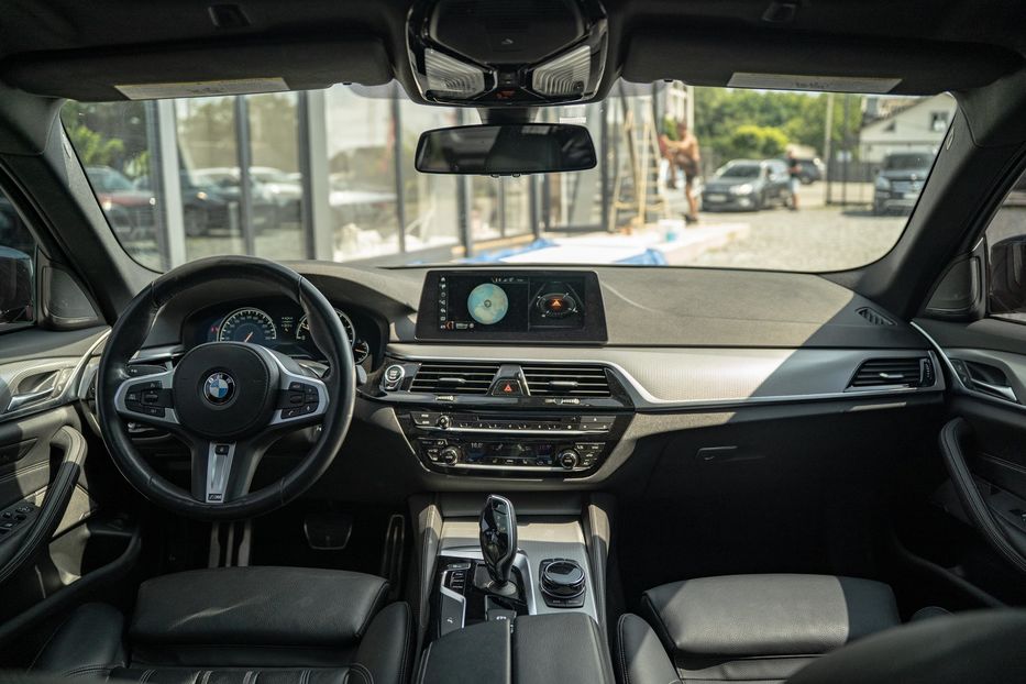 Продам BMW 530 XI 2018 года в Черновцах