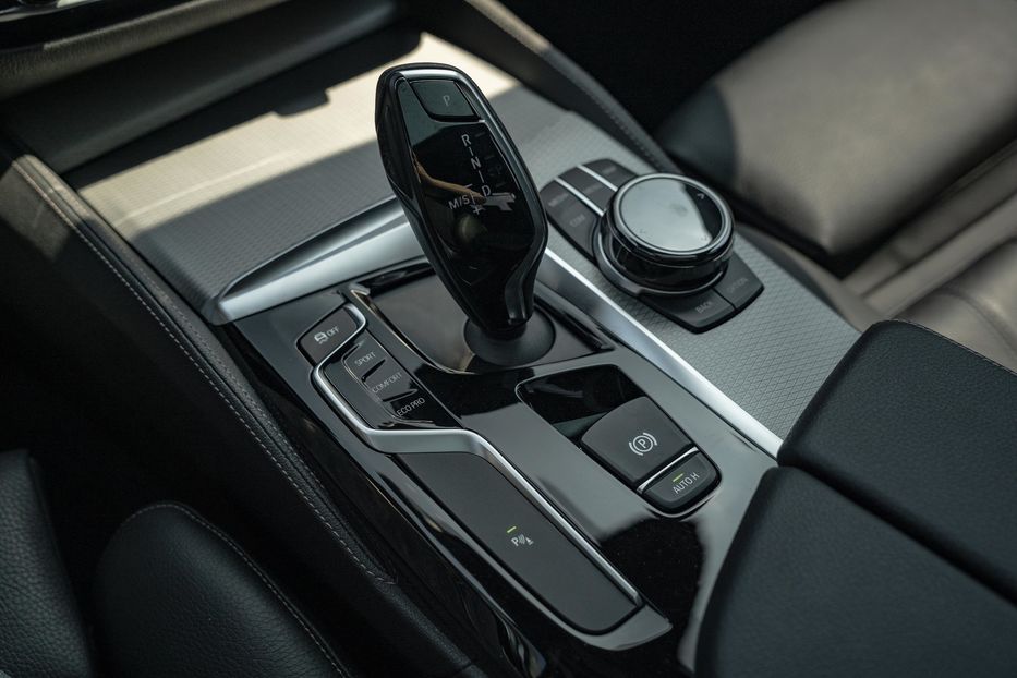 Продам BMW 530 XI 2018 года в Черновцах