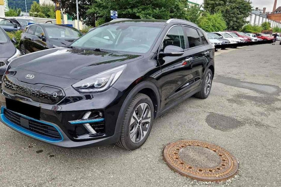 Продам Kia Niro 64квт авто в дорозі 2021 года в Львове