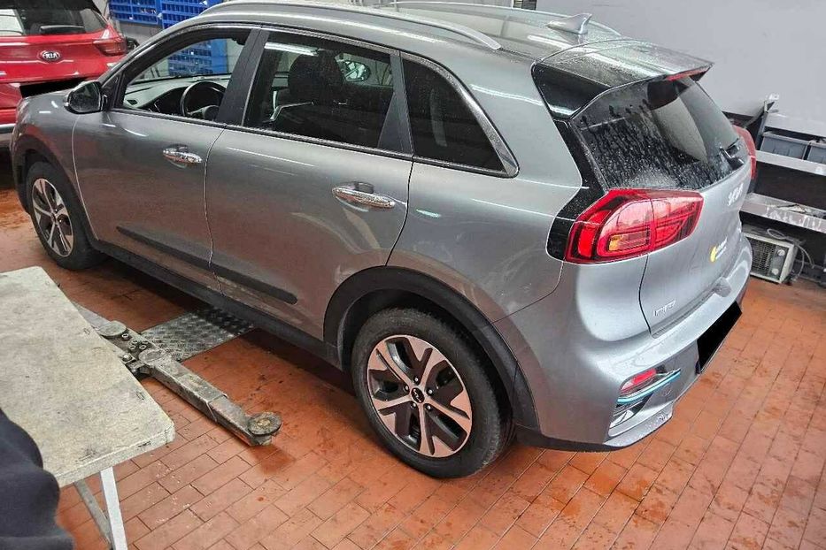 Продам Kia Niro 64квт авто в дорозі 2021 года в Львове