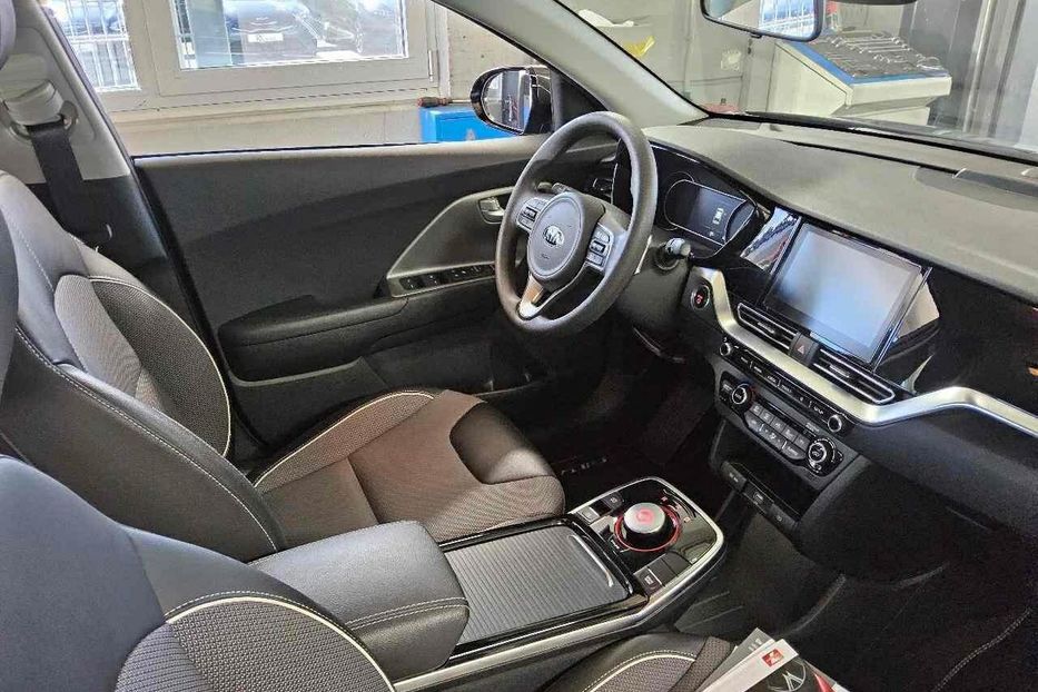 Продам Kia Niro 64квт 2021 года в Львове
