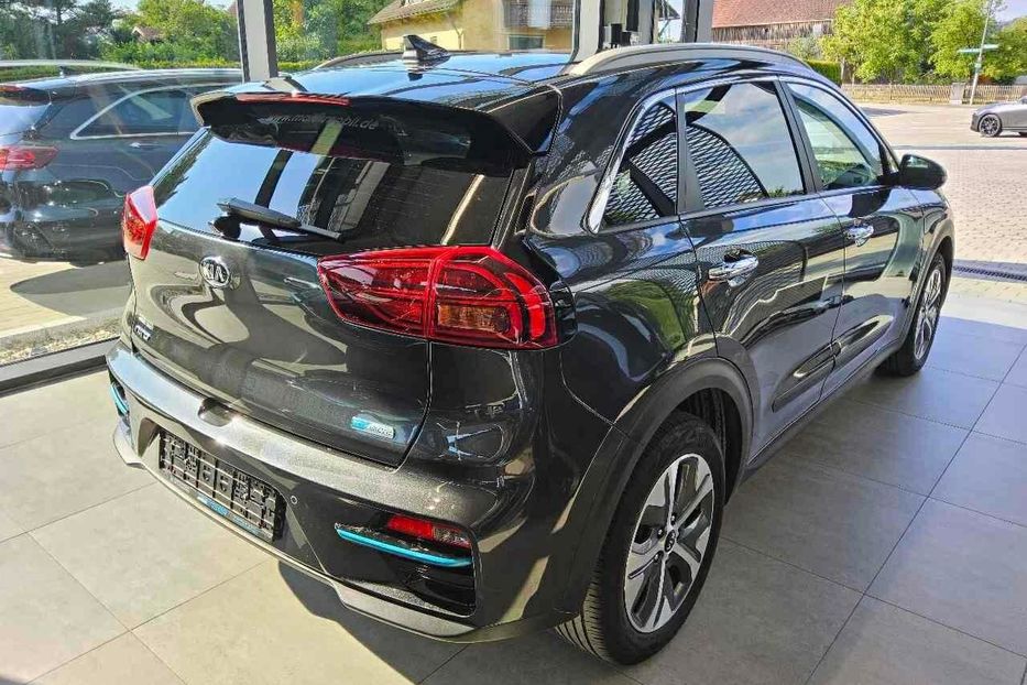 Продам Kia Niro 64квт авто в дорозі 2021 года в Львове