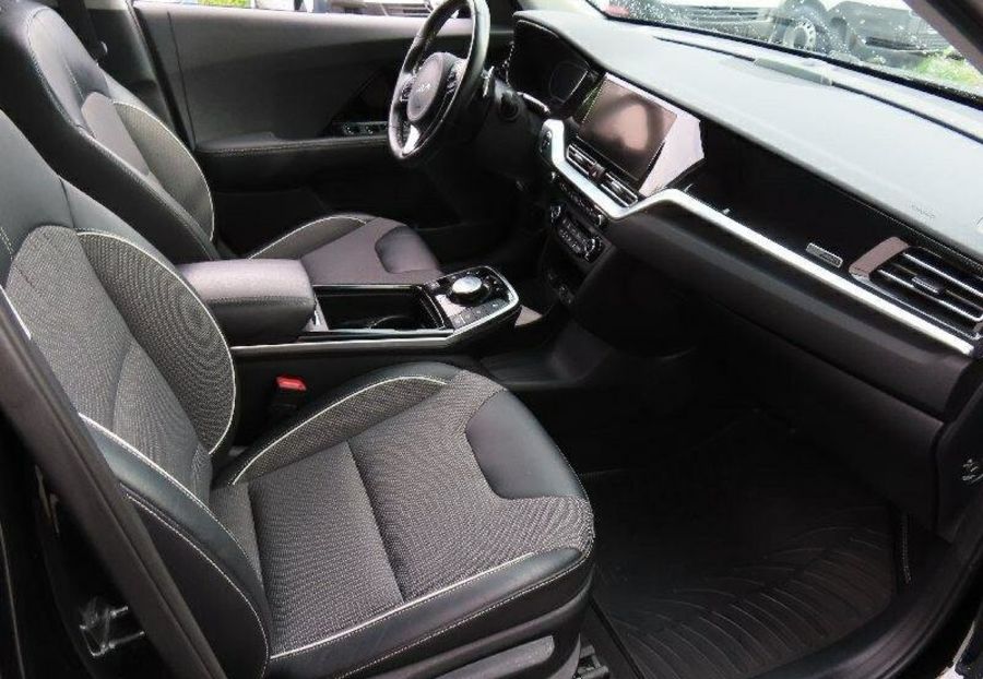 Продам Kia Niro 64квт авто в дорозі 2022 года в Львове