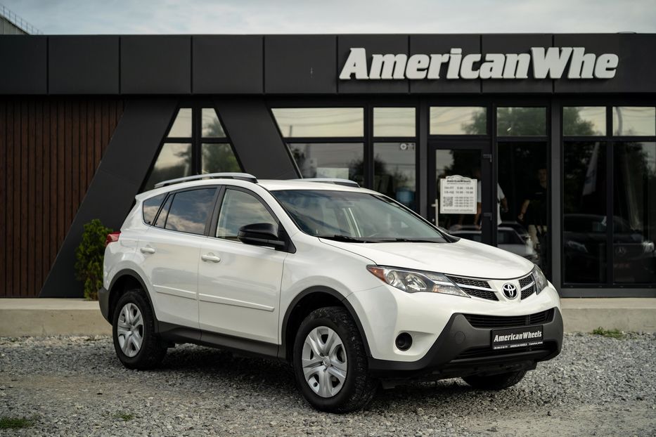 Продам Toyota Rav 4 Le 2015 года в Черновцах