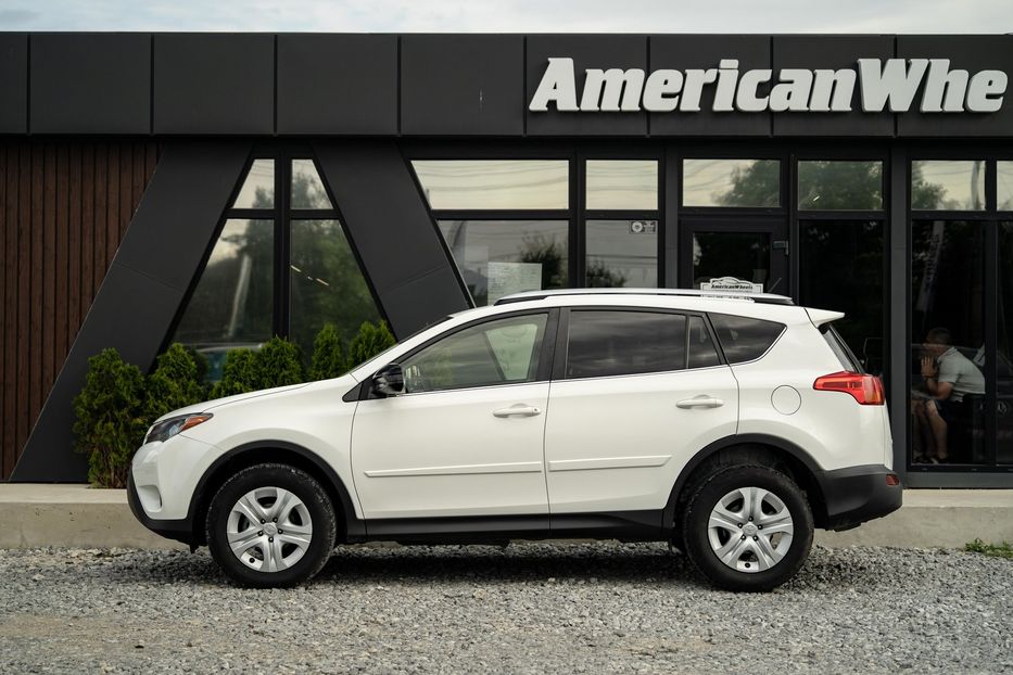 Продам Toyota Rav 4 Le 2015 года в Черновцах