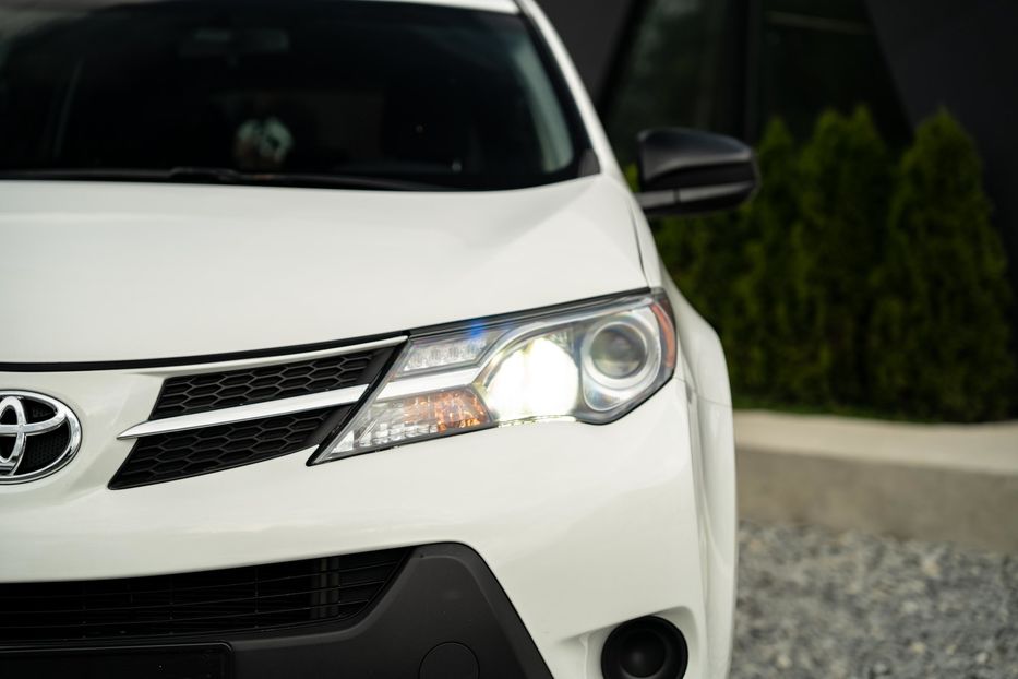 Продам Toyota Rav 4 Le 2015 года в Черновцах