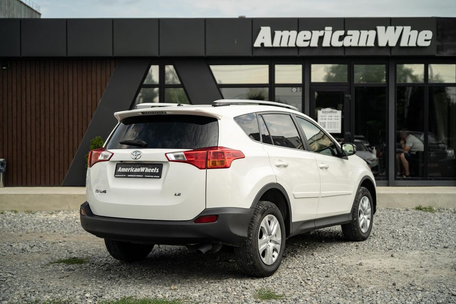 Продам Toyota Rav 4 Le 2015 года в Черновцах