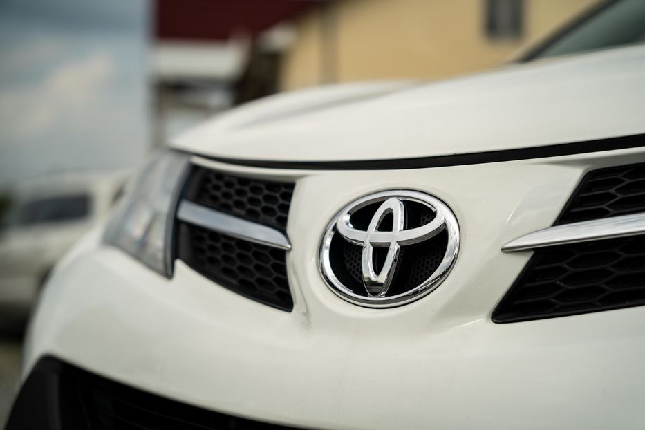 Продам Toyota Rav 4 Le 2015 года в Черновцах