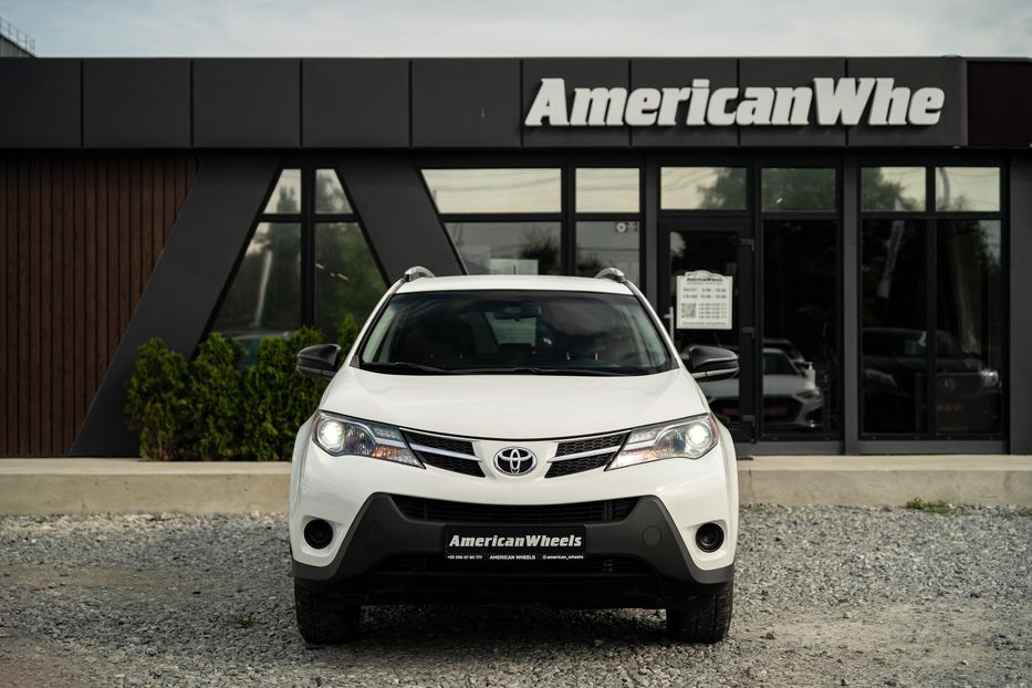 Продам Toyota Rav 4 Le 2015 года в Черновцах