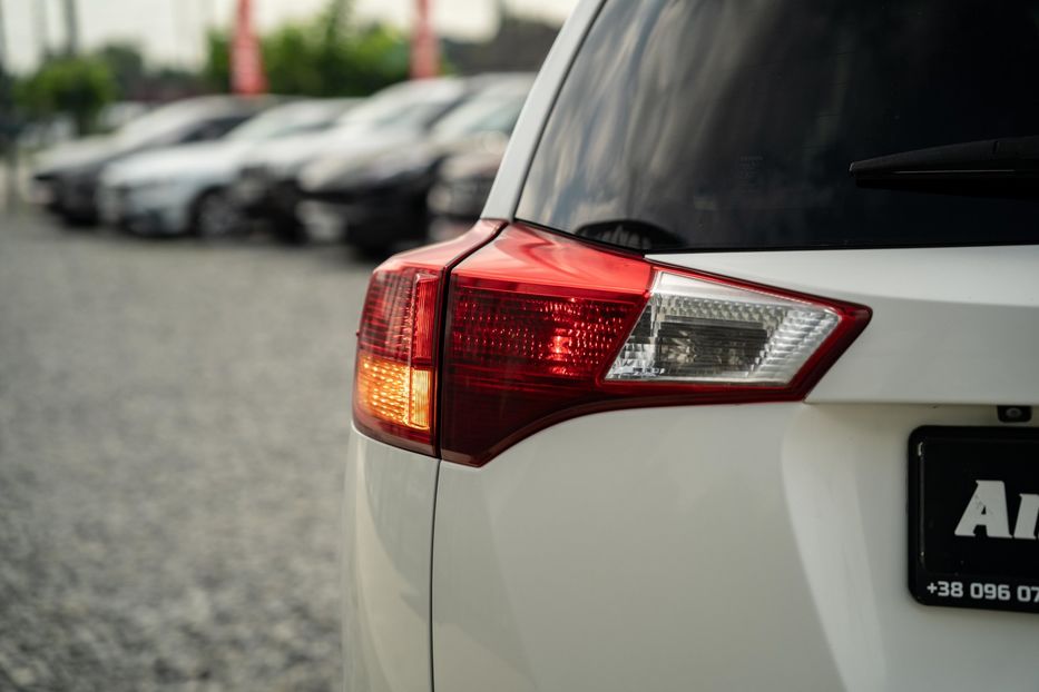 Продам Toyota Rav 4 Le 2015 года в Черновцах