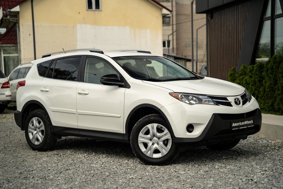 Продам Toyota Rav 4 Le 2015 года в Черновцах