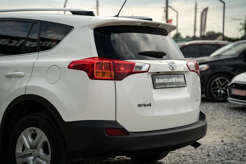 Продам Toyota Rav 4 Le 2015 года в Черновцах