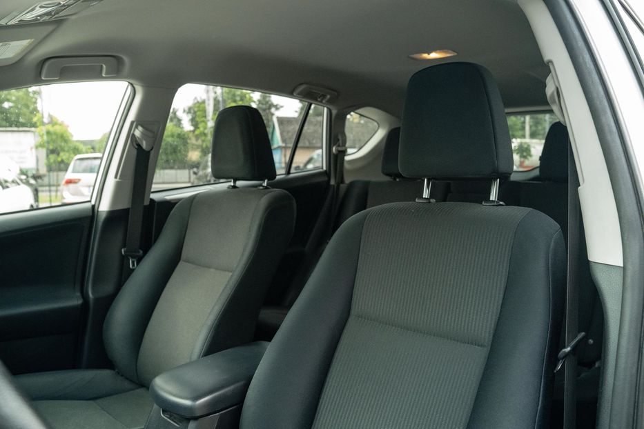 Продам Toyota Rav 4 Le 2015 года в Черновцах