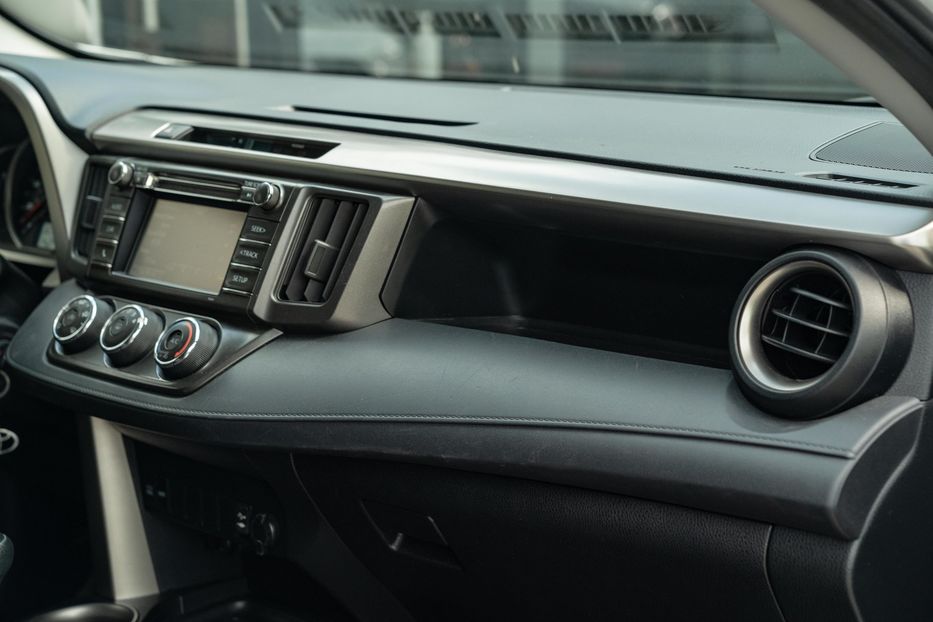 Продам Toyota Rav 4 Le 2015 года в Черновцах