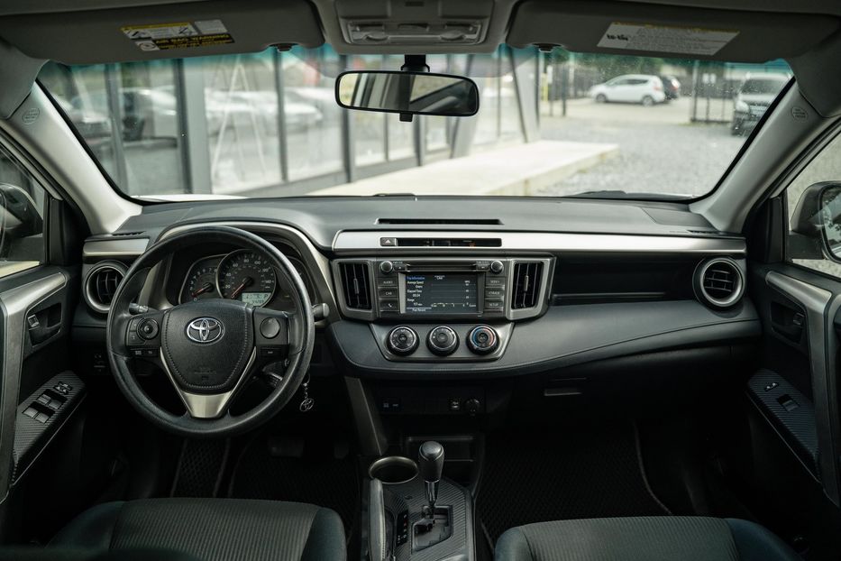 Продам Toyota Rav 4 Le 2015 года в Черновцах
