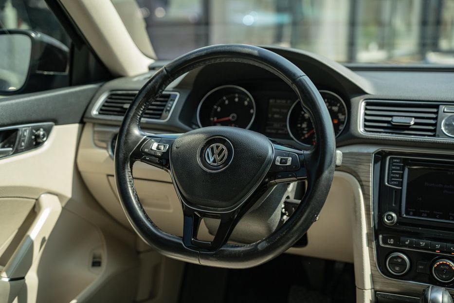 Продам Volkswagen Passat B8 SE 2016 года в Черновцах